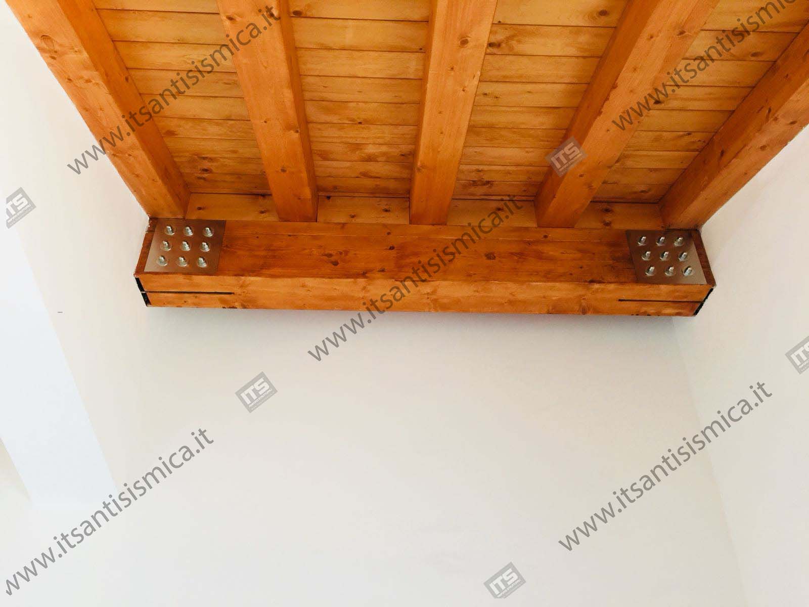 Consolidamento trave in legno a Subiaco — Subiaco (RM) — fotografia di cantiere 7